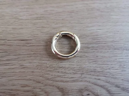 ⭐️Pawsome Pets⭐️ - Round O Clips - Gold